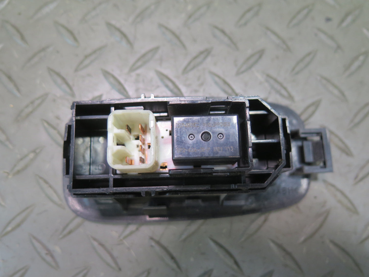 01-05 Lexus JCE10L IS300 Set of 4 Front & Rear Door Window Mirror Switch OEM
