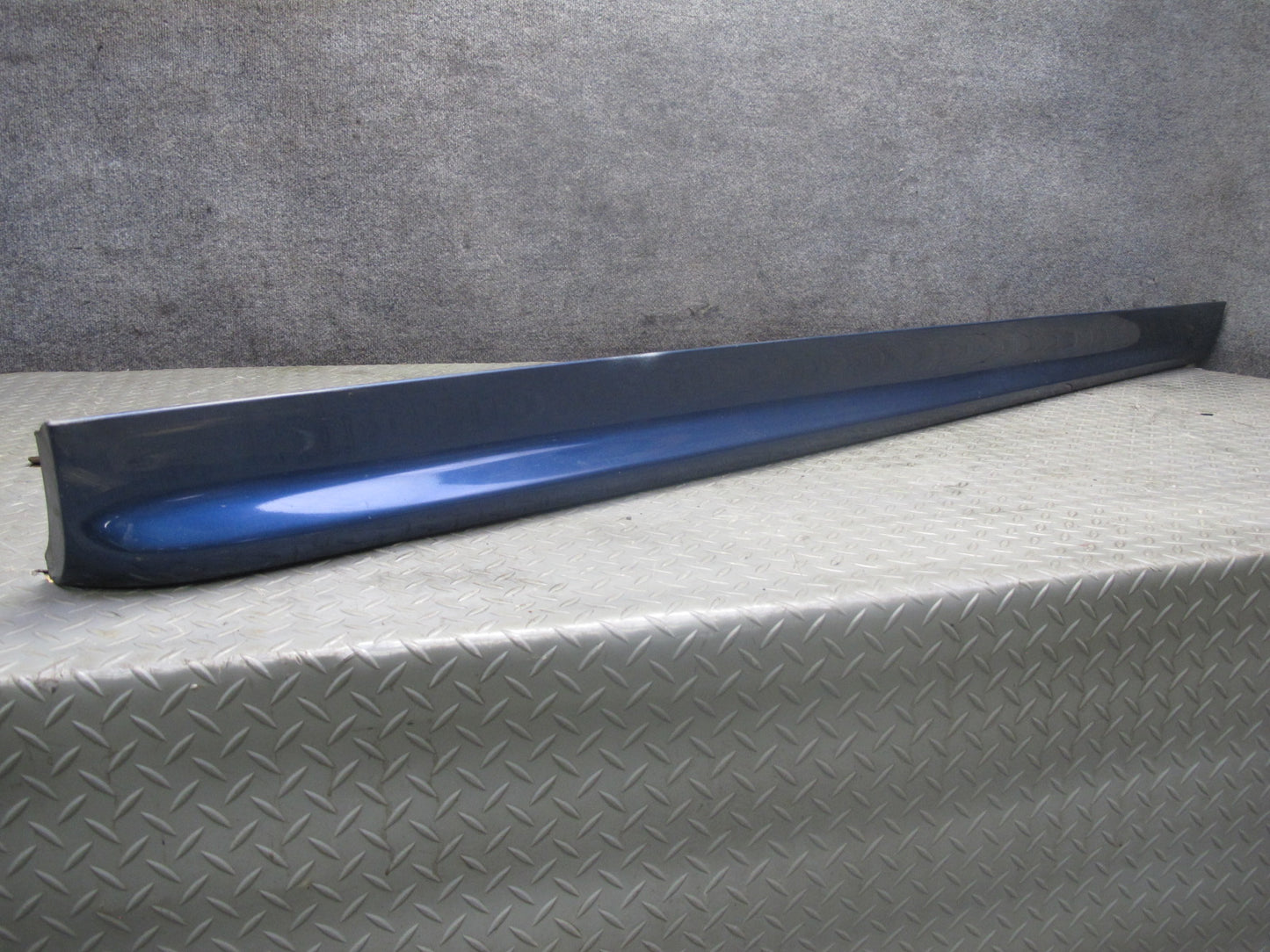 01-06 BMW E46 330Ci Coupe Convertible Right Side Skirt Rocker Panel Molding OEM