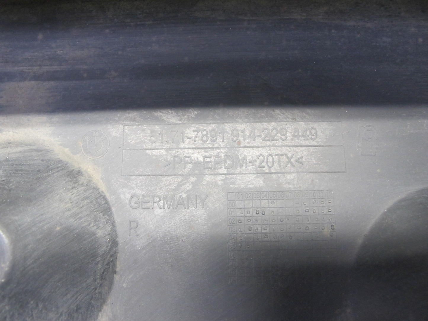 01-06 BMW E46 330Ci Coupe Convertible Right Side Skirt Rocker Panel Molding OEM