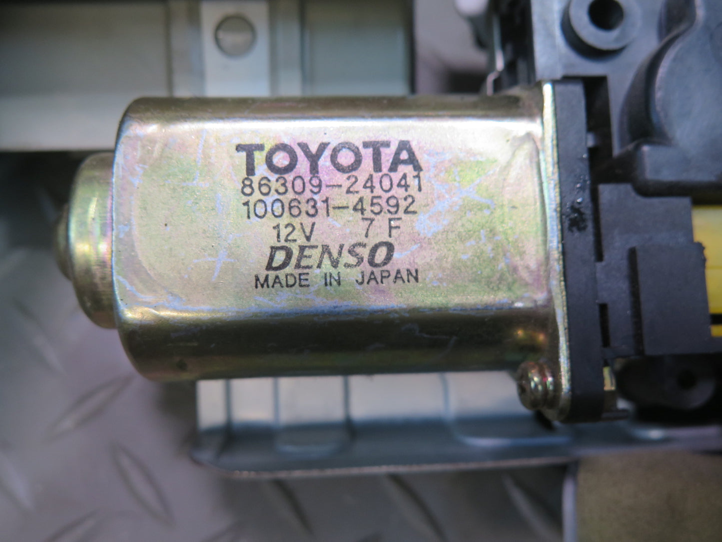 02-08 Lexus Z40 SC430 Exterior Power Radio Antenna Assembly 86309-24041 OEM