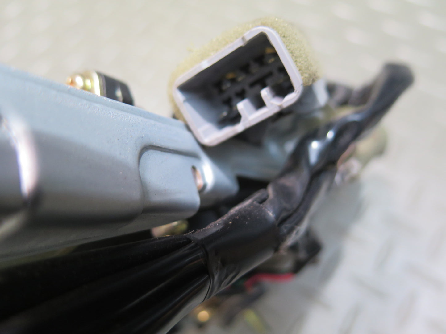 02-08 Lexus Z40 SC430 Exterior Power Radio Antenna Assembly 86309-24041 OEM