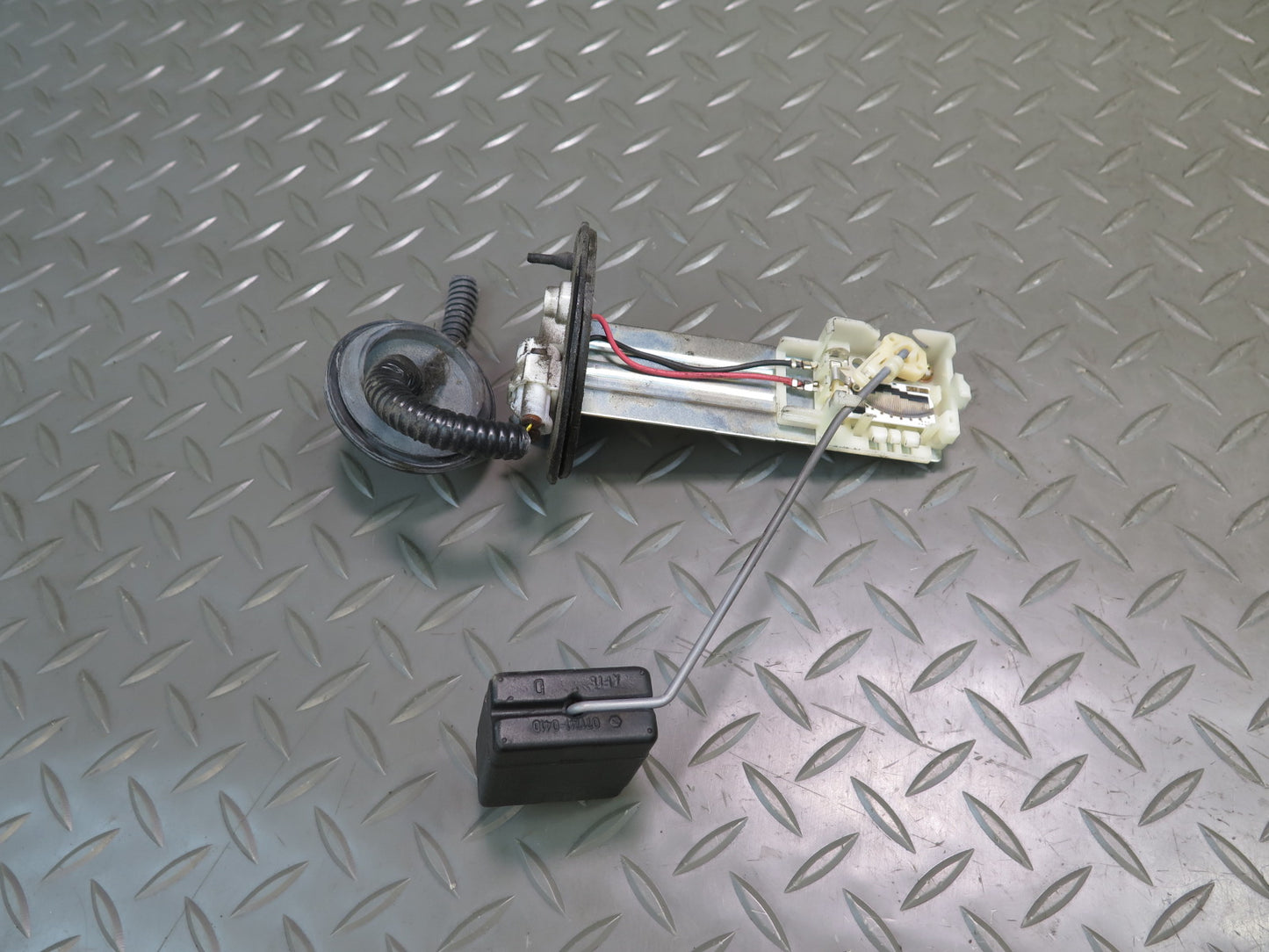 02-05 Lexus Z40 SC430 Fuel Pump Level Sensor Sending Unit Set OEM
