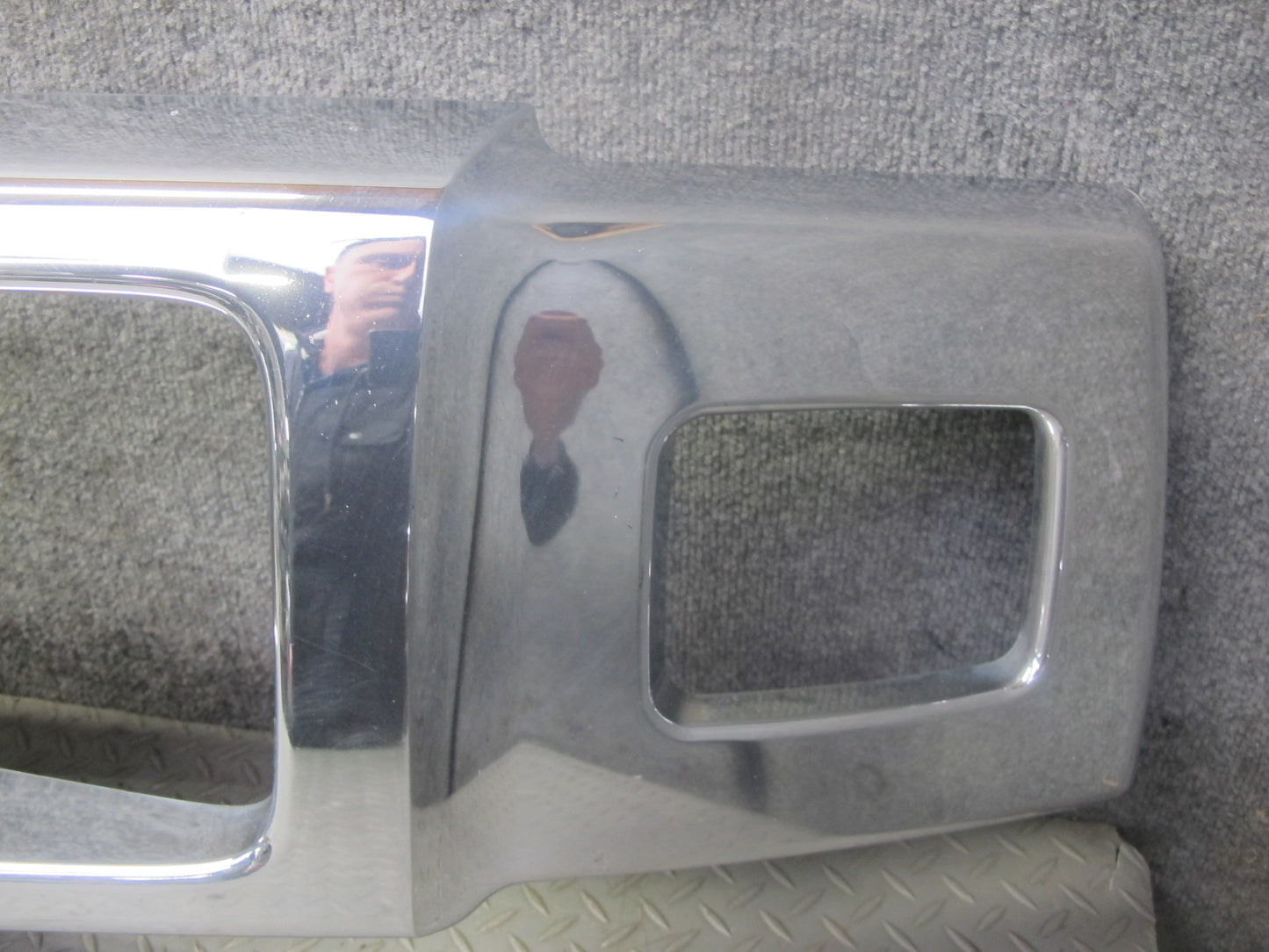 2003-2007 Hummer H2 Front Bumper Radiator Upper Grille Molding 15177227