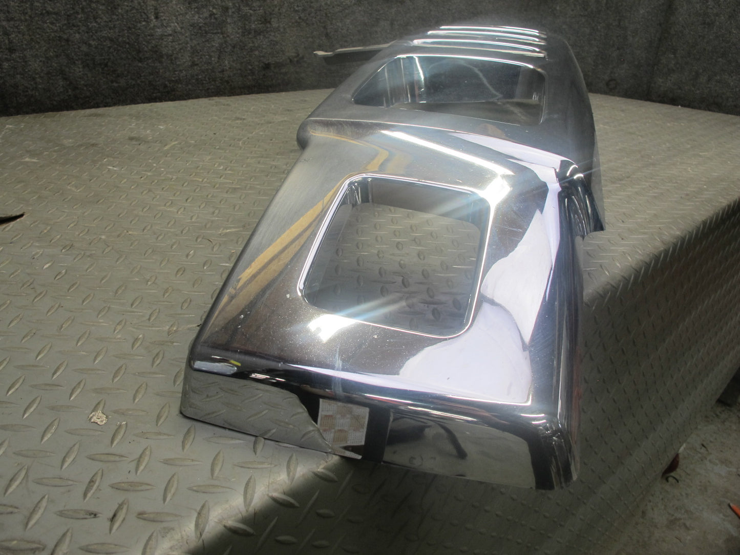 2003-2007 Hummer H2 Front Bumper Radiator Upper Grille Molding 15177227