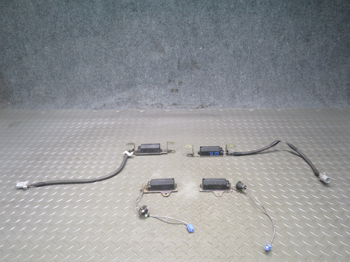 02-10 Lexus SC430 Set of 4 Front & Rear TPMS Tire Pressure Sensor Antenna OEM