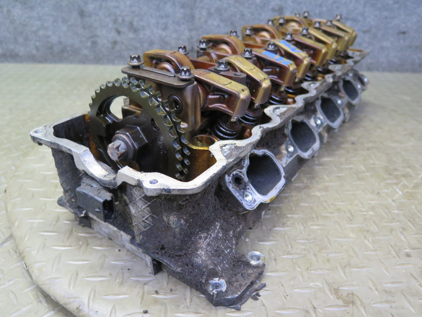 99-02 Mercedes R129 SL500 5.0L 113.961 Engine Right Cylinder Head w Camshaft OEM