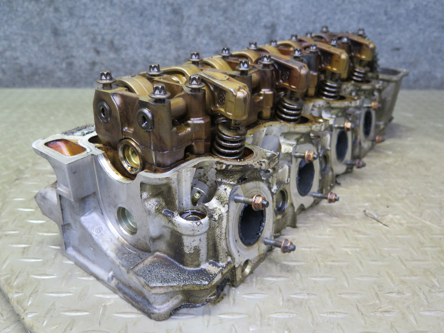 99-02 Mercedes R129 SL500 5.0L 113.961 Engine Right Cylinder Head w Camshaft OEM
