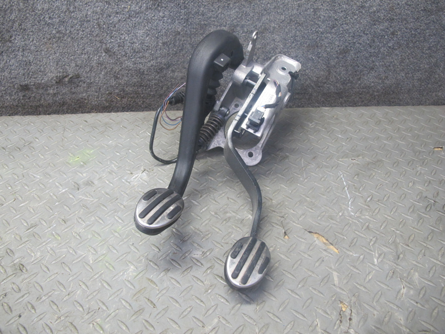 07-13 Mini S R55 R56 R57 R58 R59 M/T Gas Brake Clutch Pedal Cylinder Set OEM