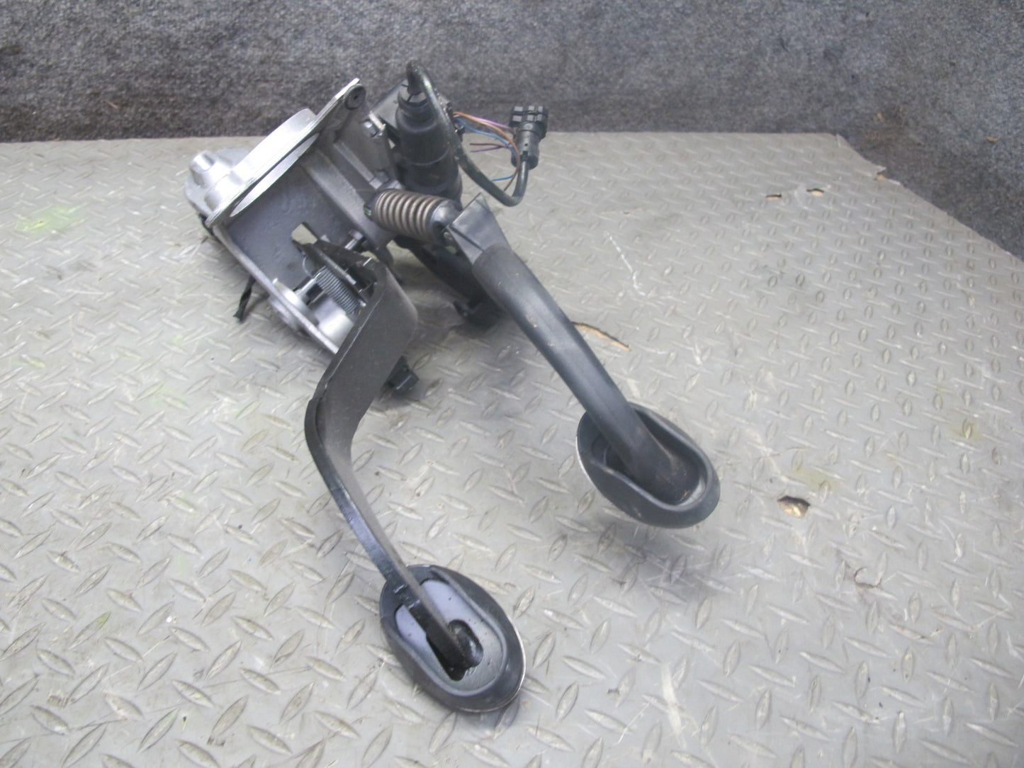 07-13 Mini S R55 R56 R57 R58 R59 M/T Gas Brake Clutch Pedal Cylinder Set OEM