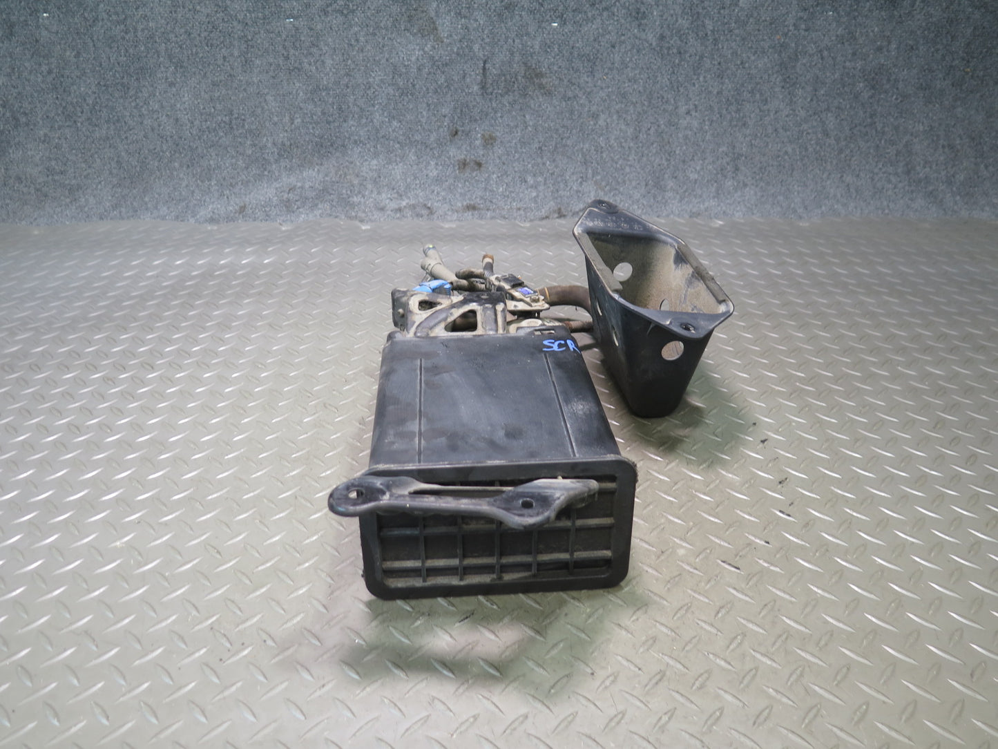 02-05 Lexus Z40 SC430 Fuel Evap Vapor Charcoal Canister w Sensor OEM