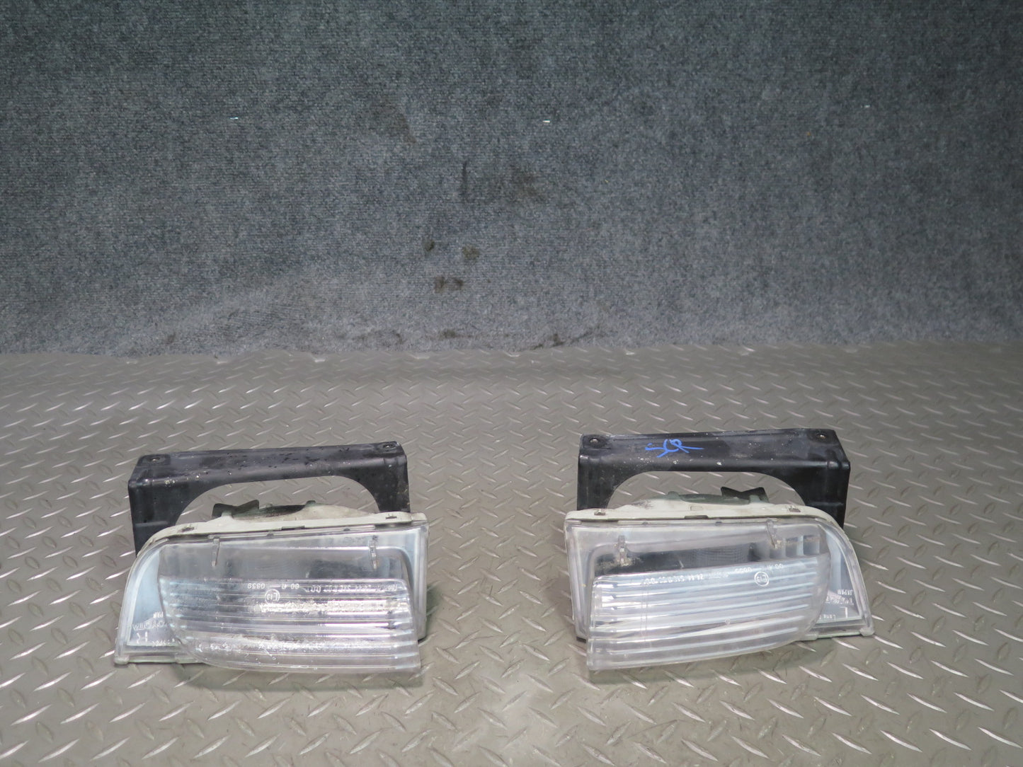 02-05 Lexus SC430 Set of 2 Rear Bumper Left & Right Backup Reverse Light OEM