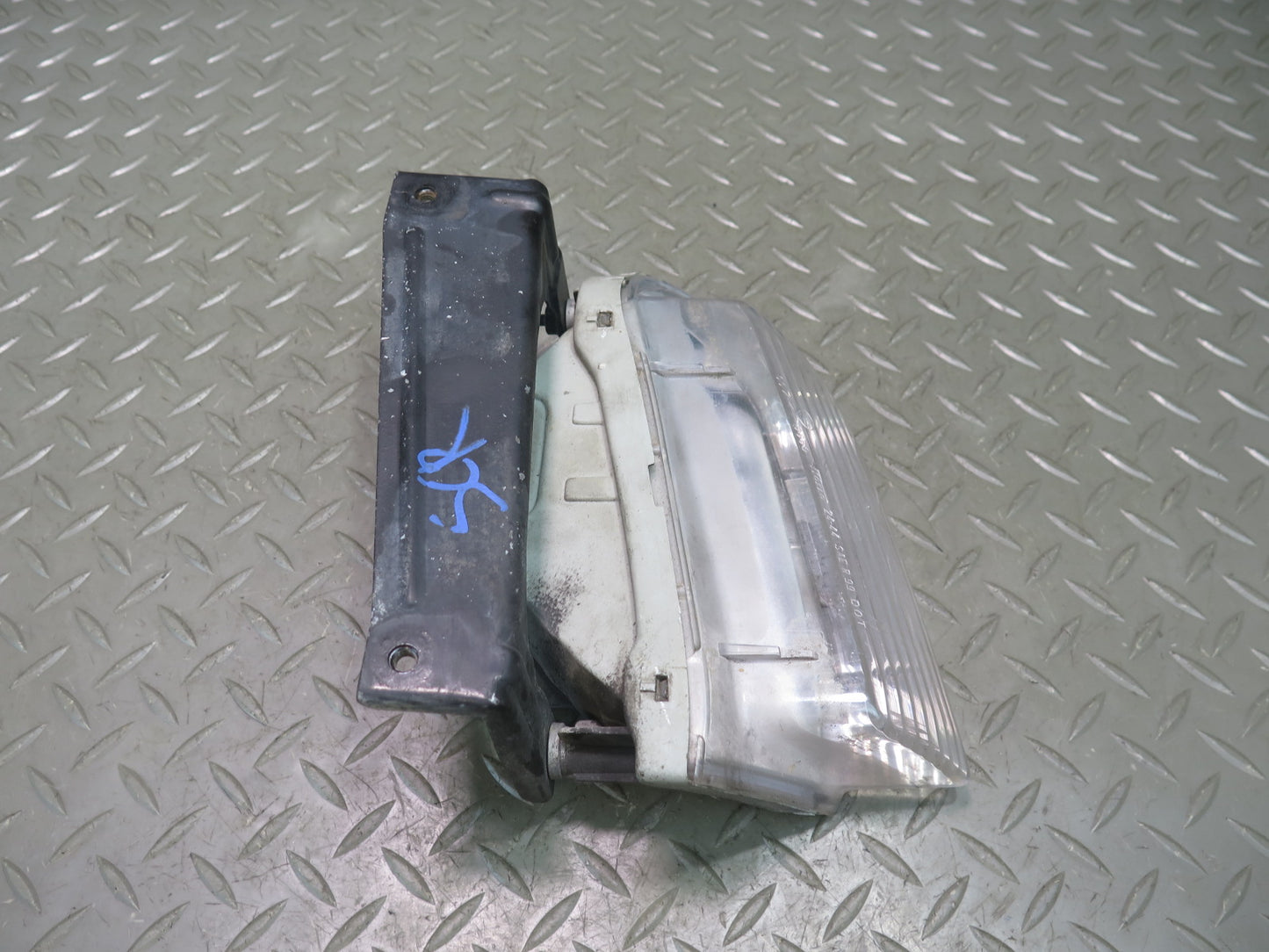 02-05 Lexus SC430 Set of 2 Rear Bumper Left & Right Backup Reverse Light OEM