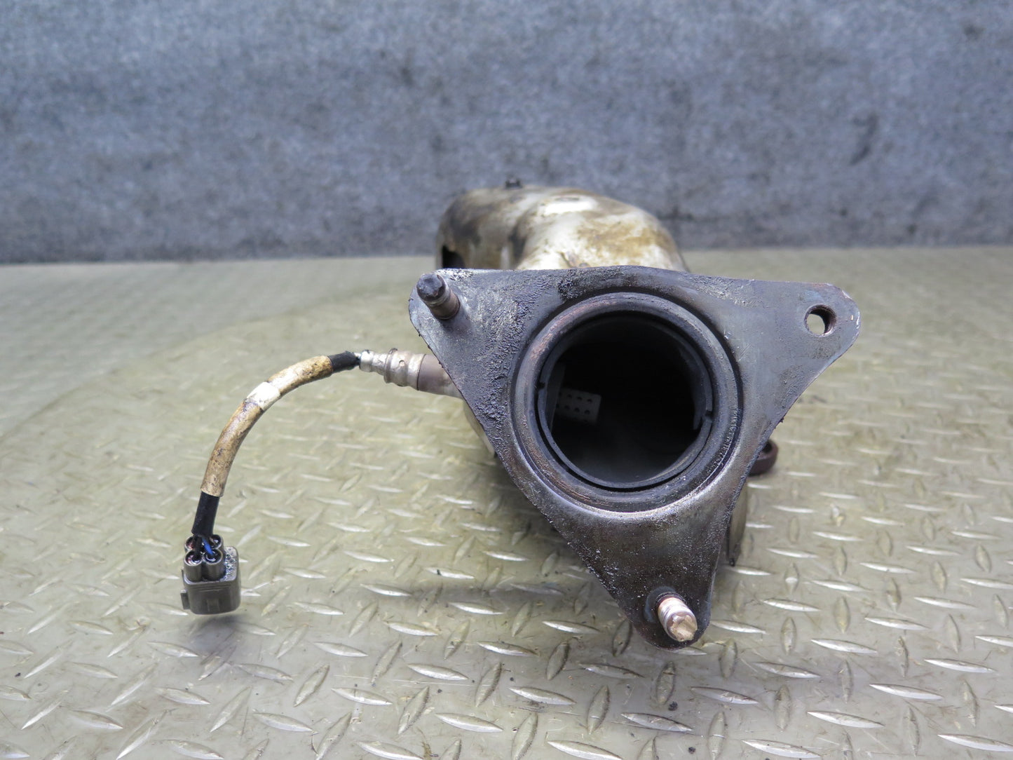 98-00 Lexus UCF20L LS400 1UZFE Left Exhaust Manifold w O2 Oxygen Sensor OEM