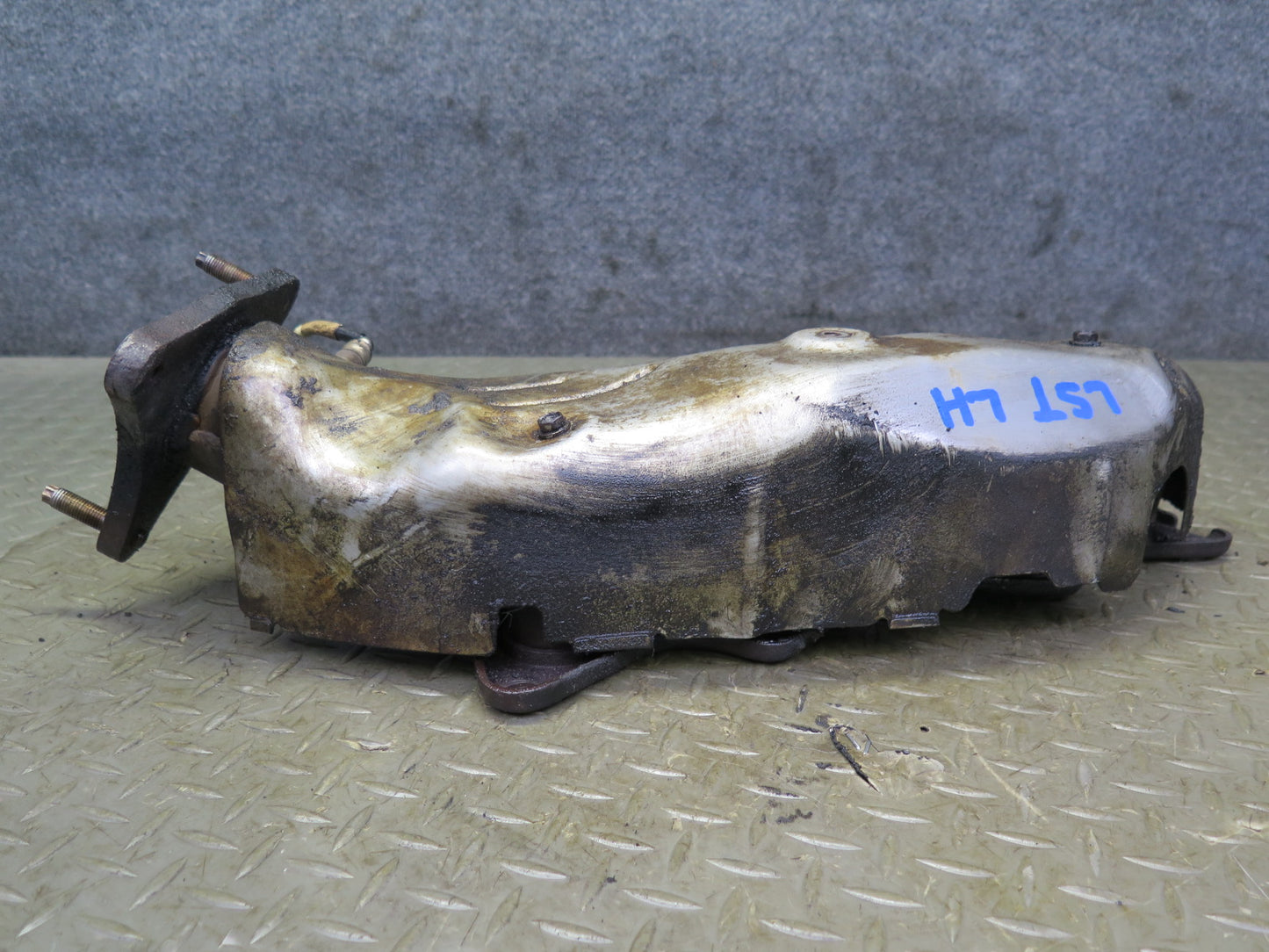 98-00 Lexus UCF20L LS400 1UZFE Left Exhaust Manifold w O2 Oxygen Sensor OEM