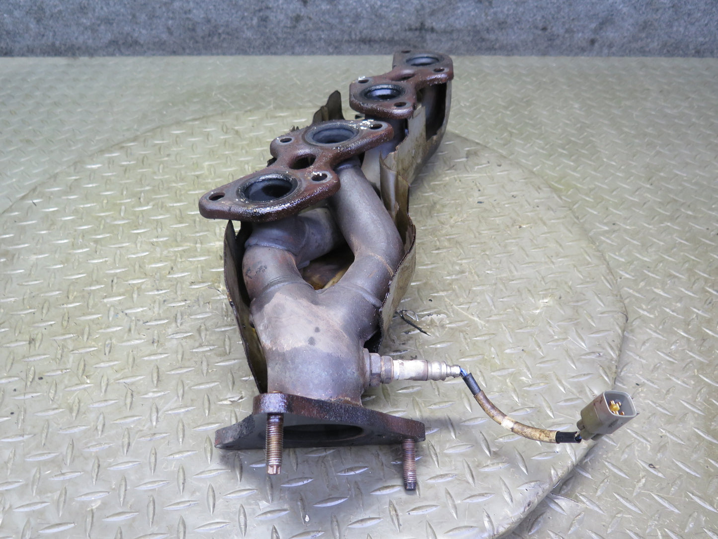 98-00 Lexus UCF20L LS400 1UZFE Left Exhaust Manifold w O2 Oxygen Sensor OEM
