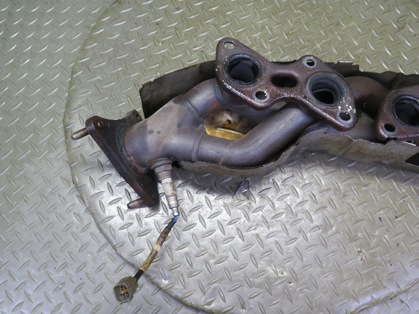 98-00 Lexus UCF20L LS400 1UZFE Left Exhaust Manifold w O2 Oxygen Sensor OEM