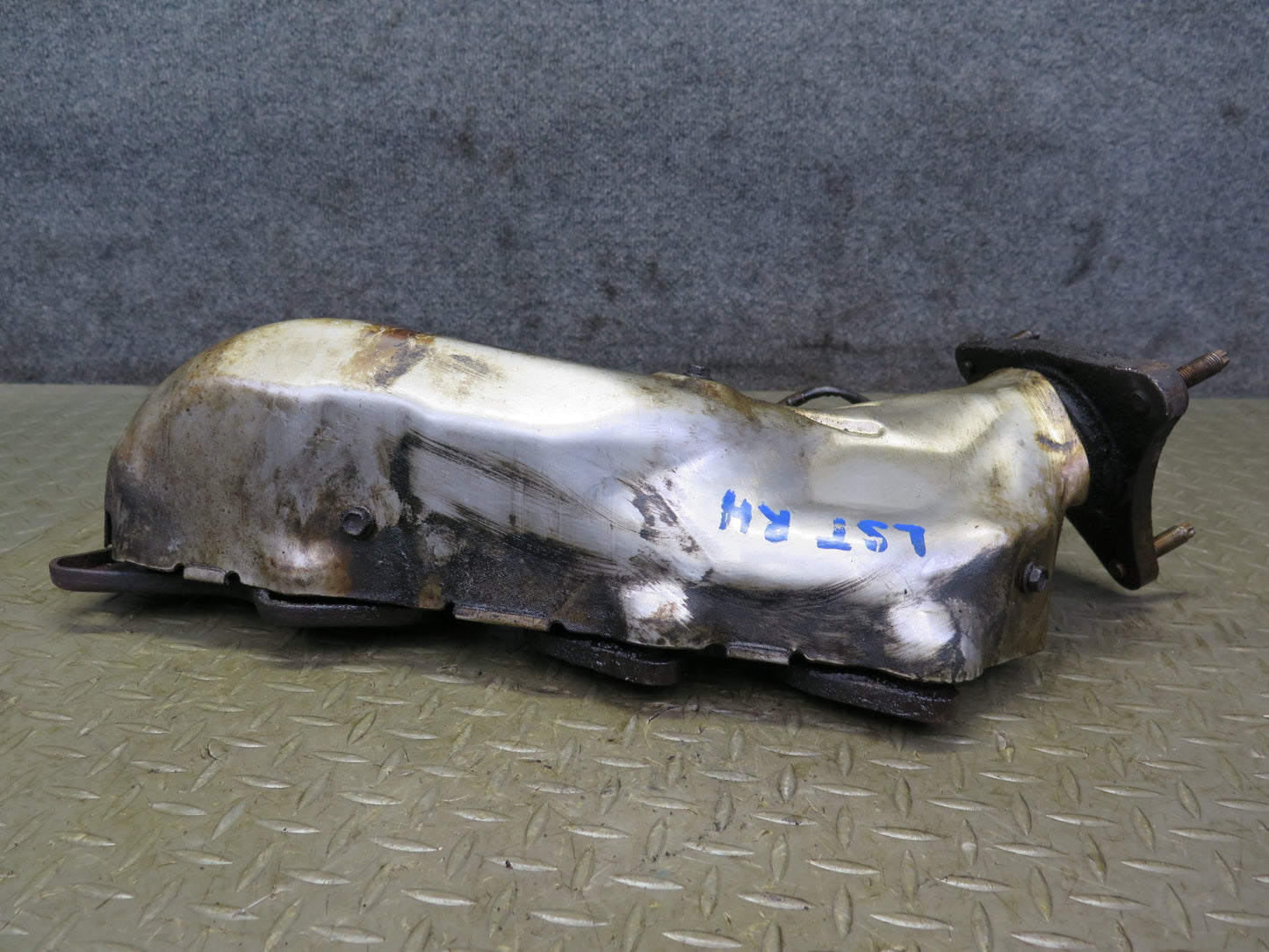 98-00 Lexus UCF20L LS400 1UZFE Right Exhaust Manifold w O2 Oxygen Sensor OEM