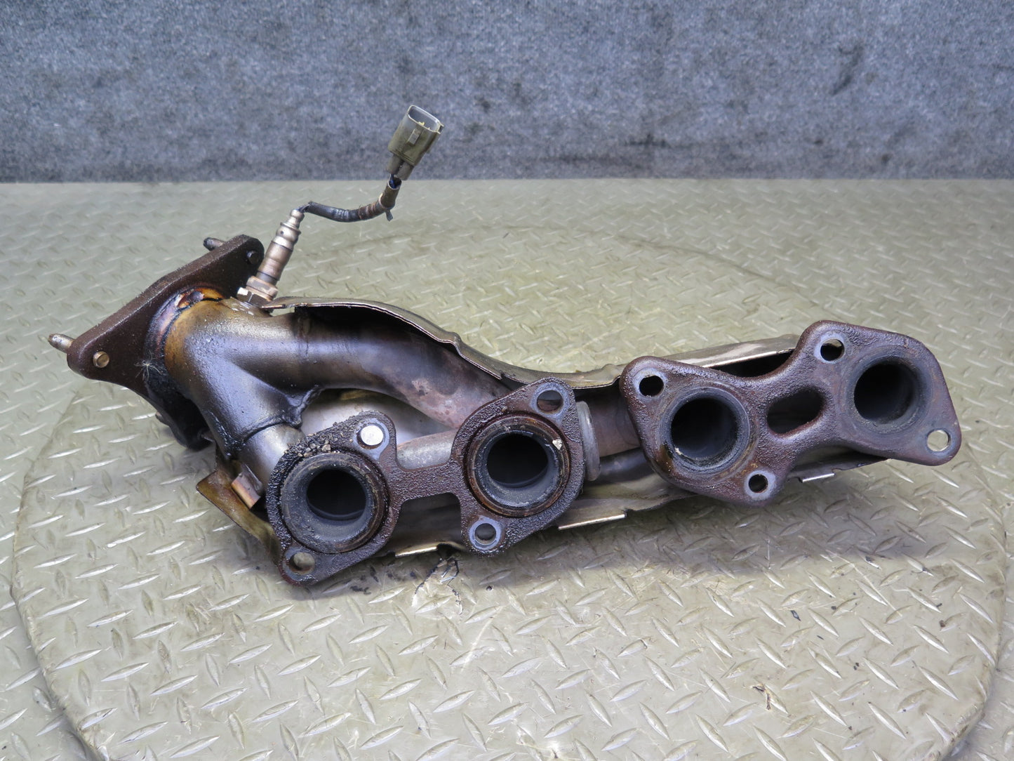 98-00 Lexus UCF20L LS400 1UZFE Right Exhaust Manifold w O2 Oxygen Sensor OEM