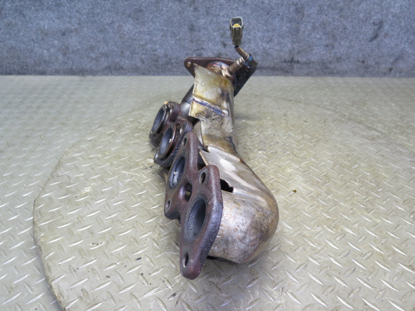 98-00 Lexus UCF20L LS400 1UZFE Right Exhaust Manifold w O2 Oxygen Sensor OEM