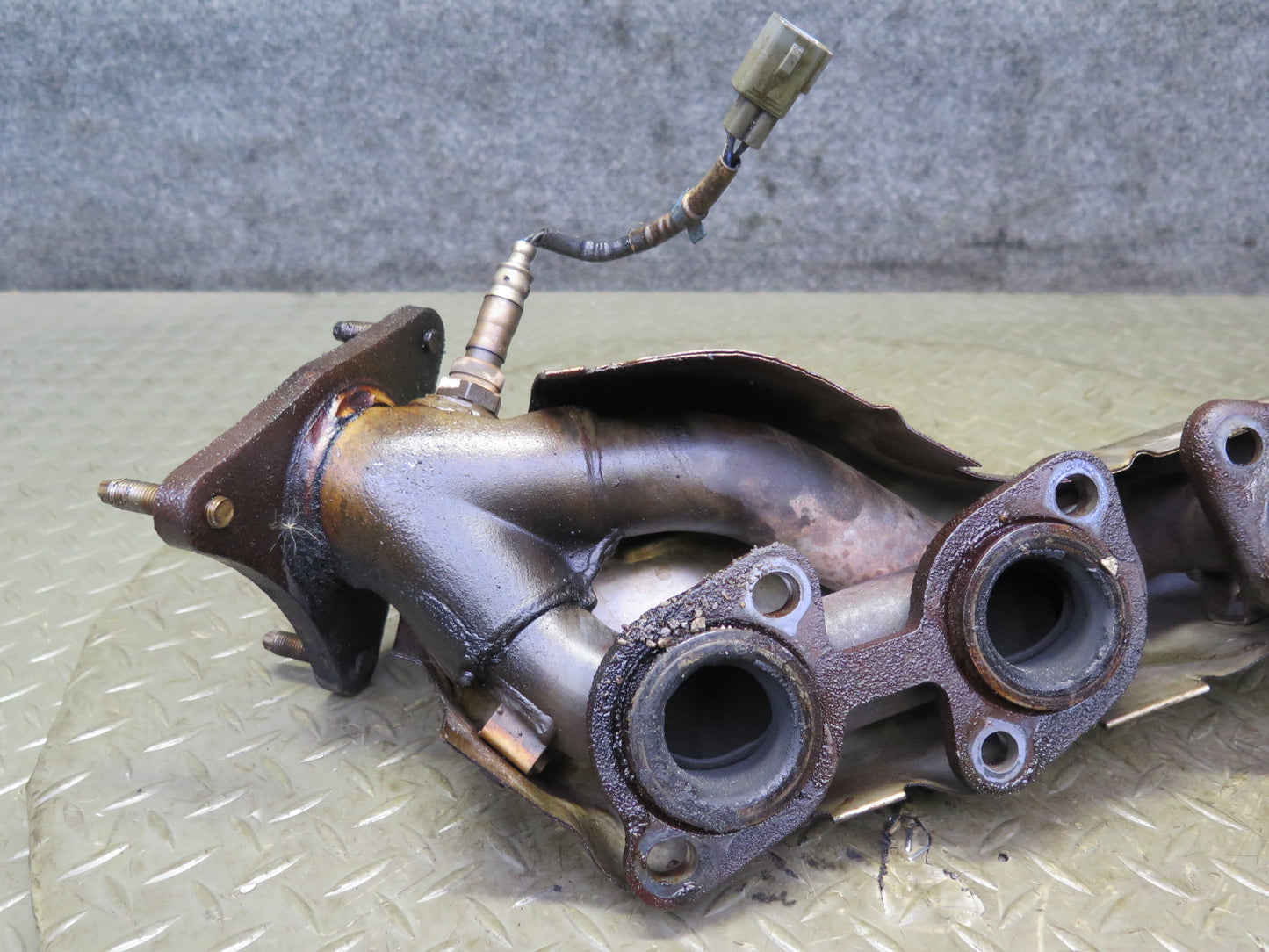 98-00 Lexus UCF20L LS400 1UZFE Right Exhaust Manifold w O2 Oxygen Sensor OEM