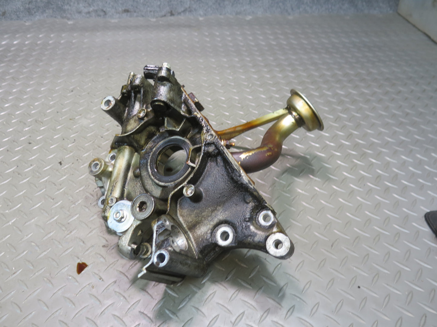 98-00 Lexus LS400 1UZFE Engine Motor Oil Pump w Strainer Pick UP Tube Set OEM