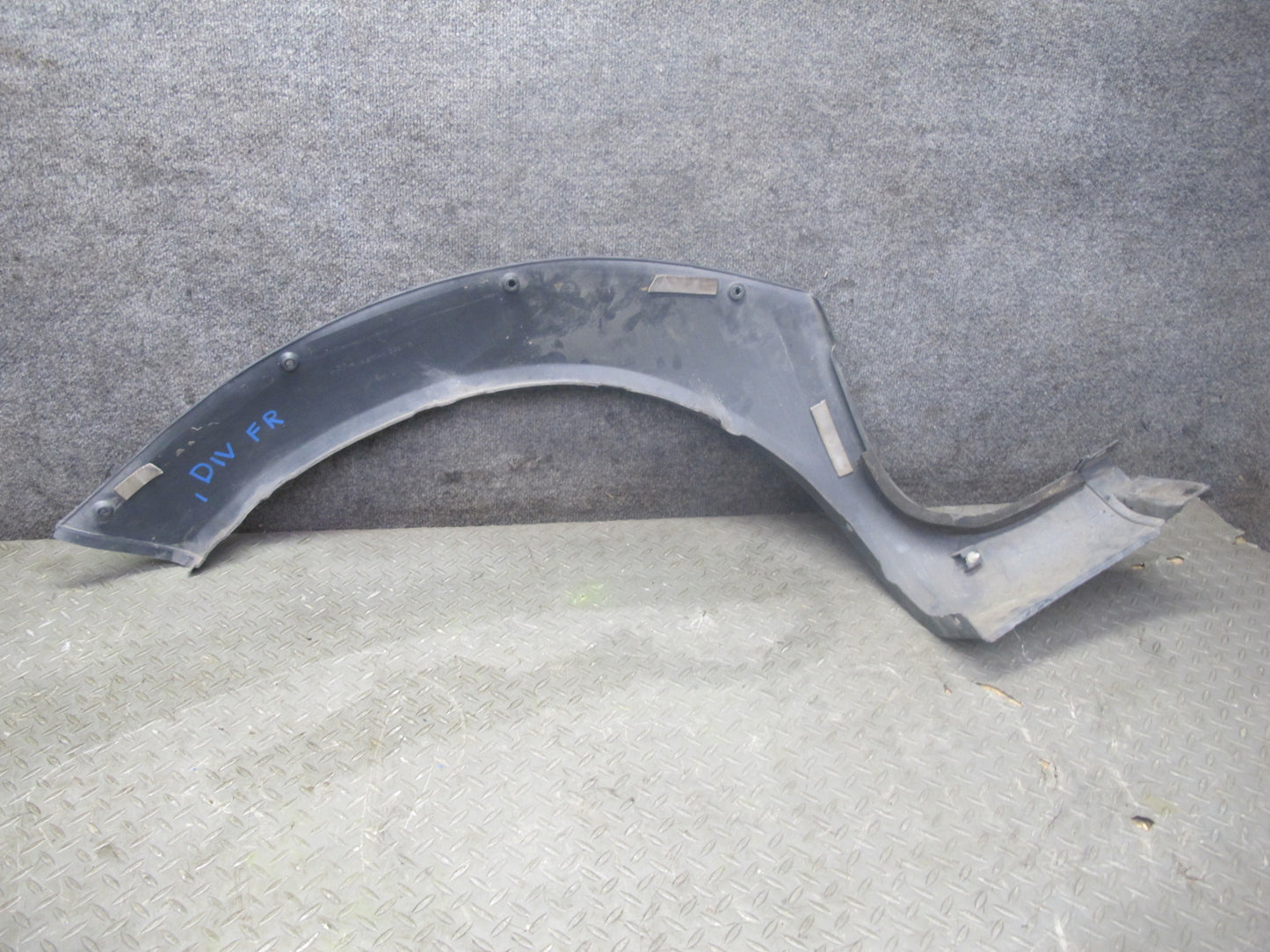 99-01 Isuzu Vehicross Front Left & Right Fender Flare Trim Panel Molding Set OEM