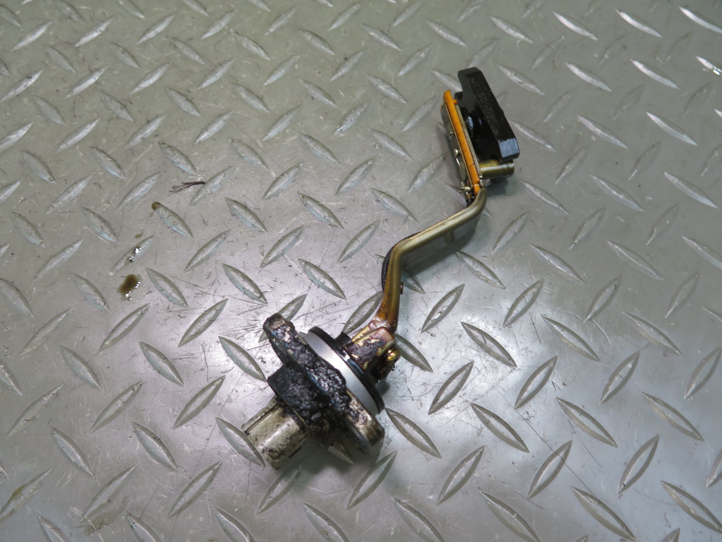 98-00 Lexus UCF20L LS400 GS400 1UZFE Engine Oil Level Sensor OEM