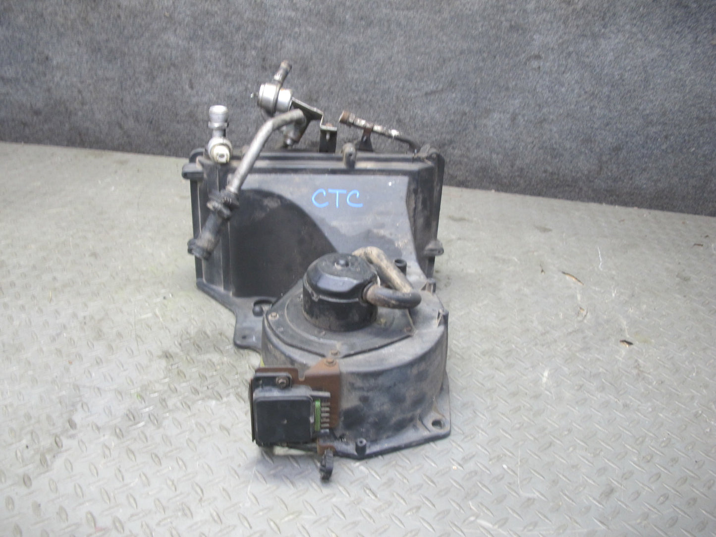 1984 Chevrolet Corvette C4 A/C Air Conditioning Blower Motor Evaporator Box OEM