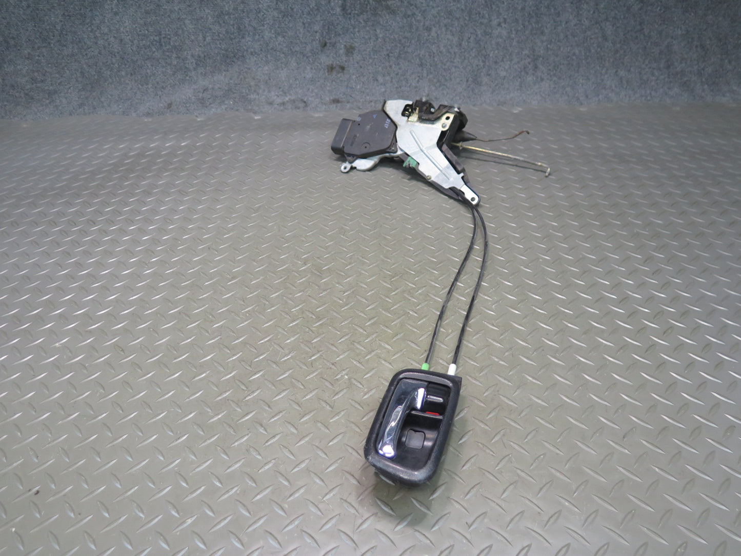 01-03 Lexus JCE10L IS300 Front Left Door Lock Latch Actuator OEM
