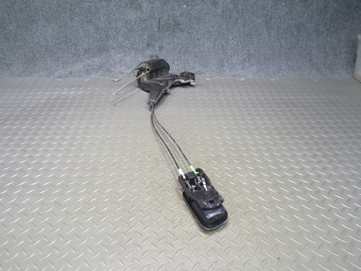 01-03 Lexus JCE10L IS300 Front Left Door Lock Latch Actuator OEM