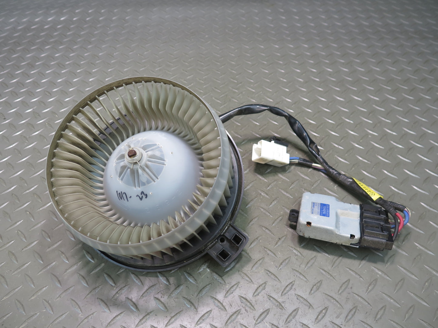 01-05 Lexus JCE10L IS300 A/C Heater Blower Motor Fan w Control Module Set OEM