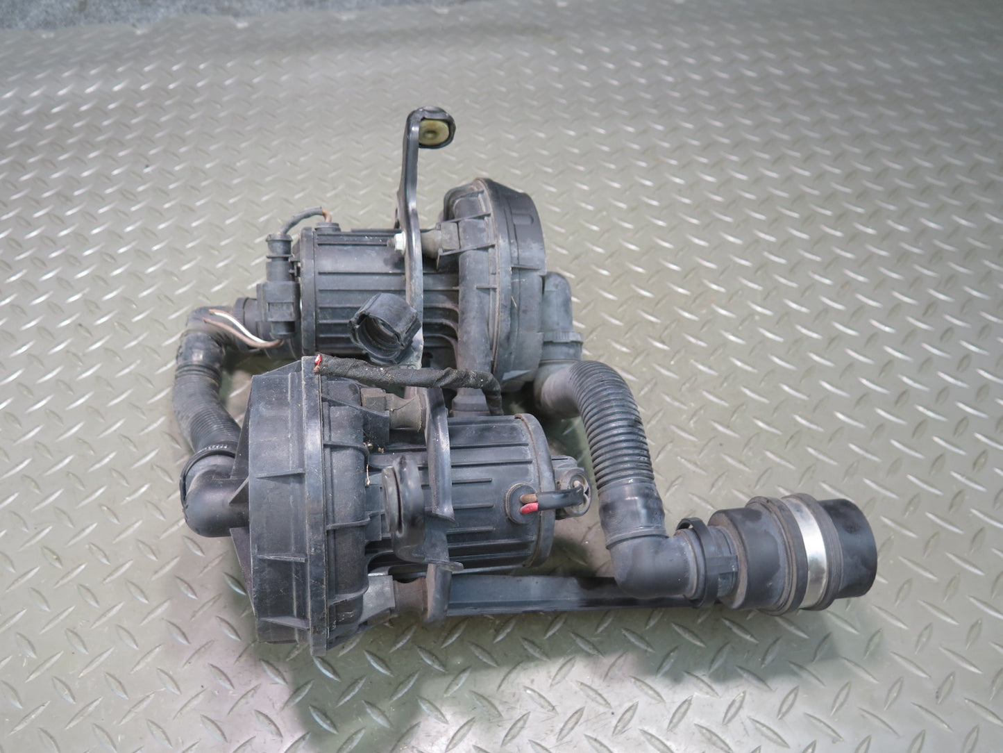 2006-2012 Bentley Continental Flying Spur Engine Dual Air Injection Smog Pump