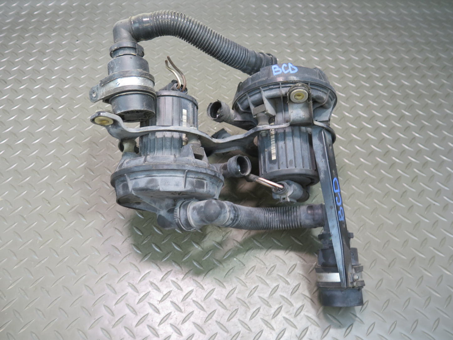 2006-2012 Bentley Continental Flying Spur Engine Dual Air Injection Smog Pump