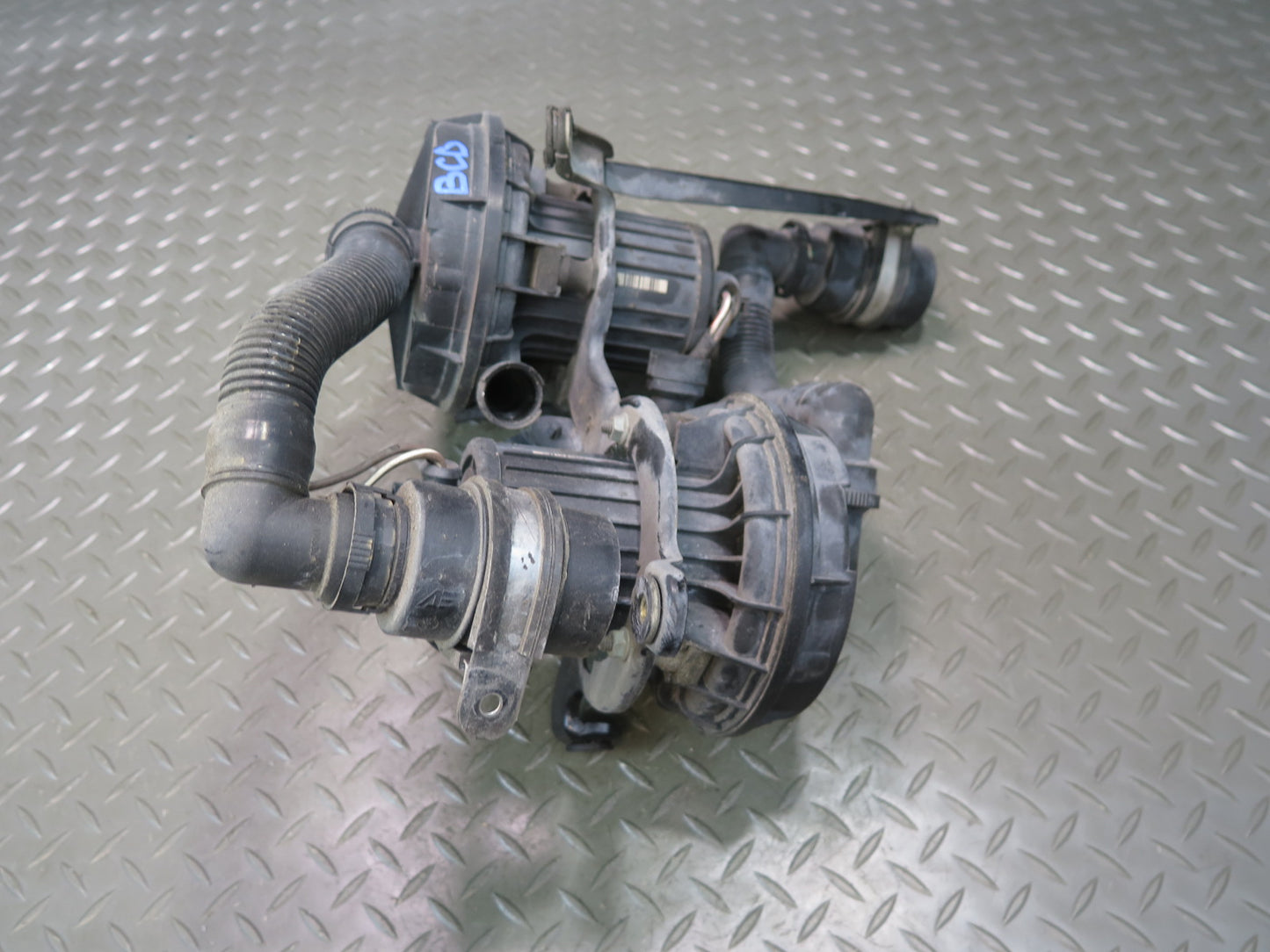 2006-2012 Bentley Continental Flying Spur Engine Dual Air Injection Smog Pump