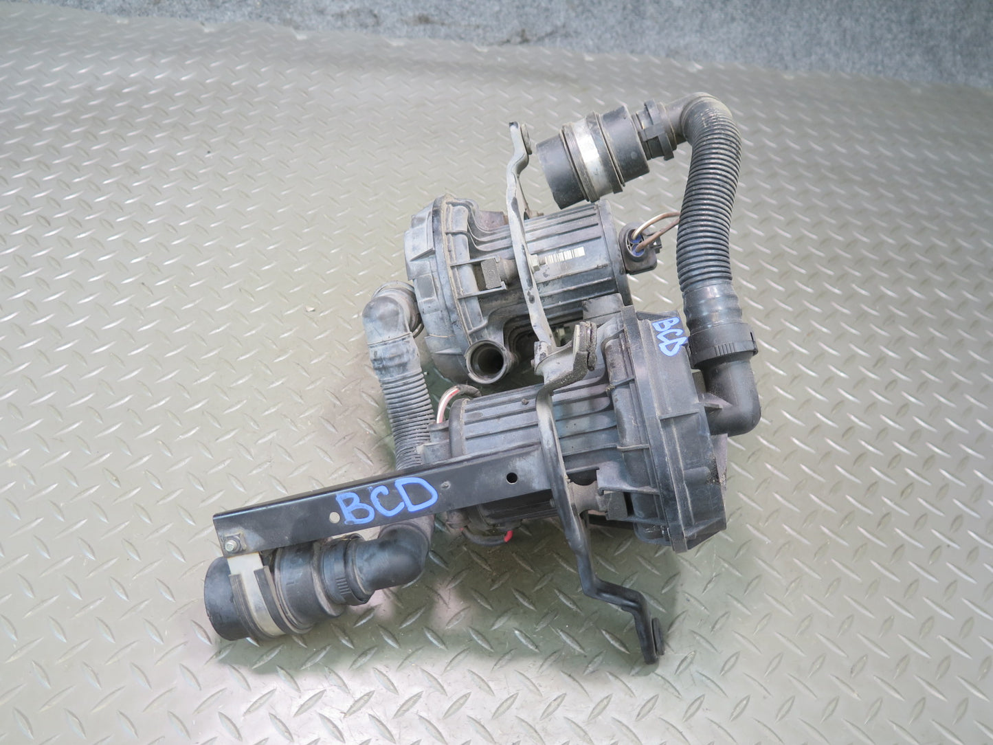 2006-2012 Bentley Continental Flying Spur Engine Dual Air Injection Smog Pump
