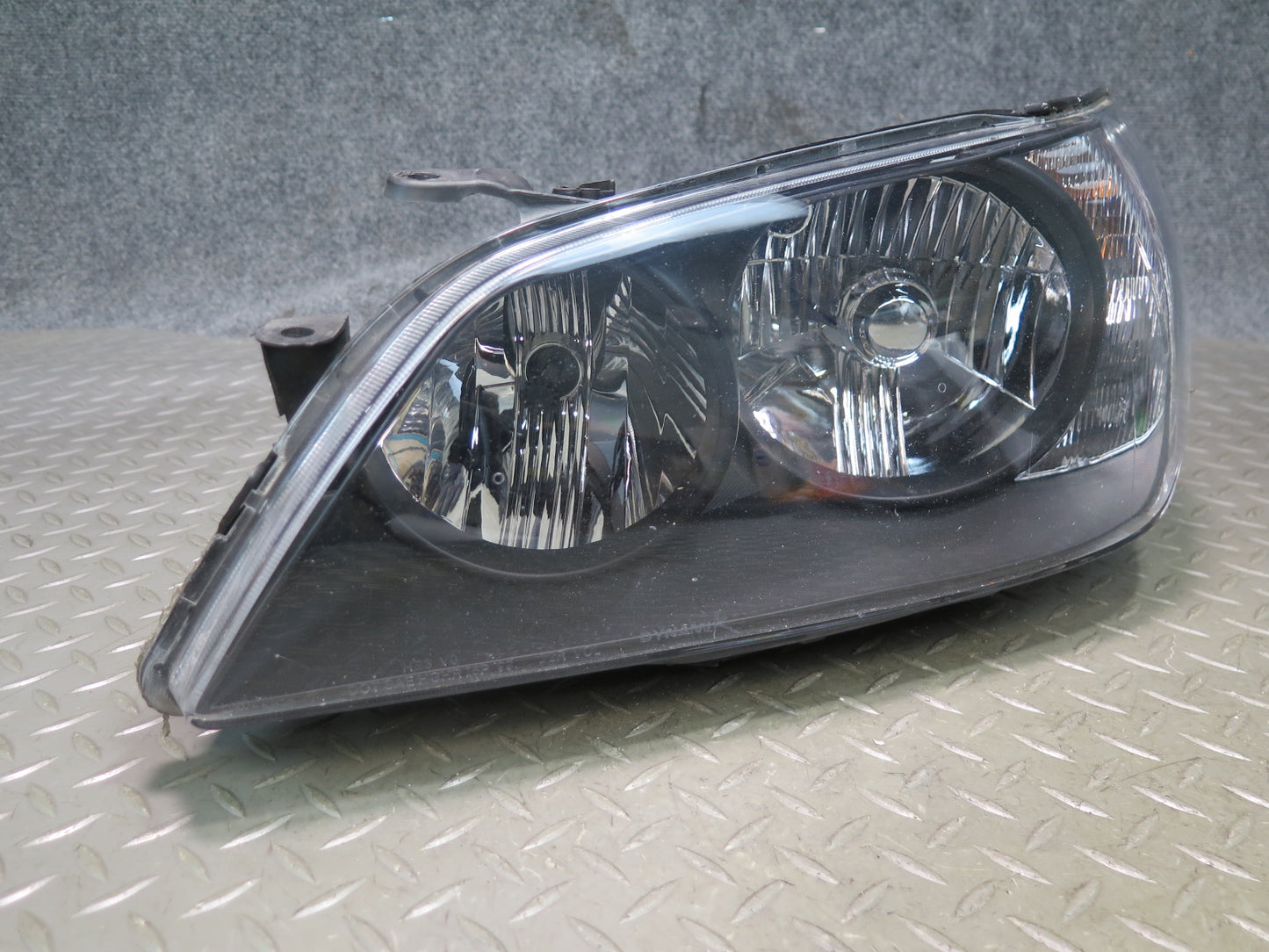 01-05 Lexus JCE10L IS300 Front Left Aftermarket Halogen Headlight Lamp