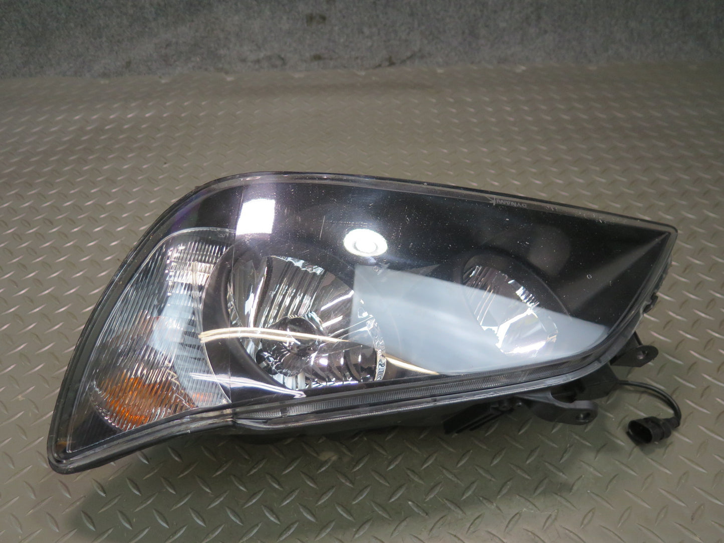 01-05 Lexus JCE10L IS300 Front Left Aftermarket Halogen Headlight Lamp