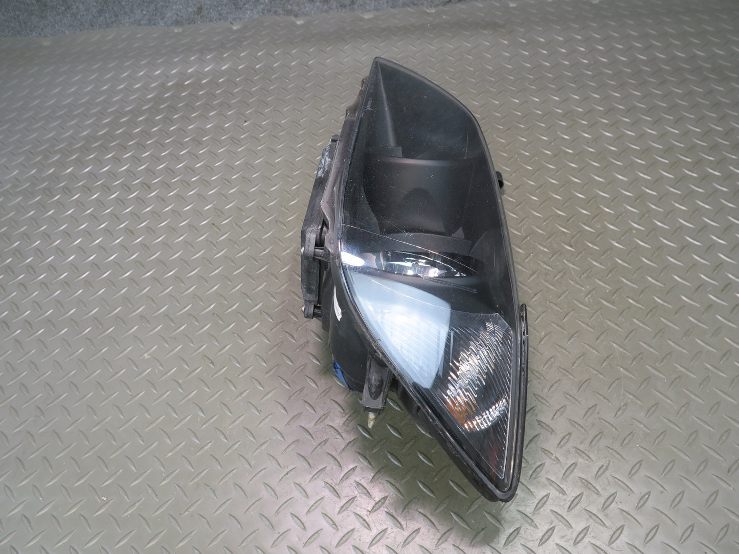 01-05 Lexus JCE10L IS300 Front Left Aftermarket Halogen Headlight Lamp