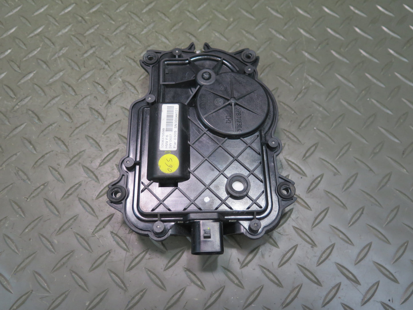 2006-2012 Bentley Flying Spur Rear Right Door Lock Soft Close Actuator Motor