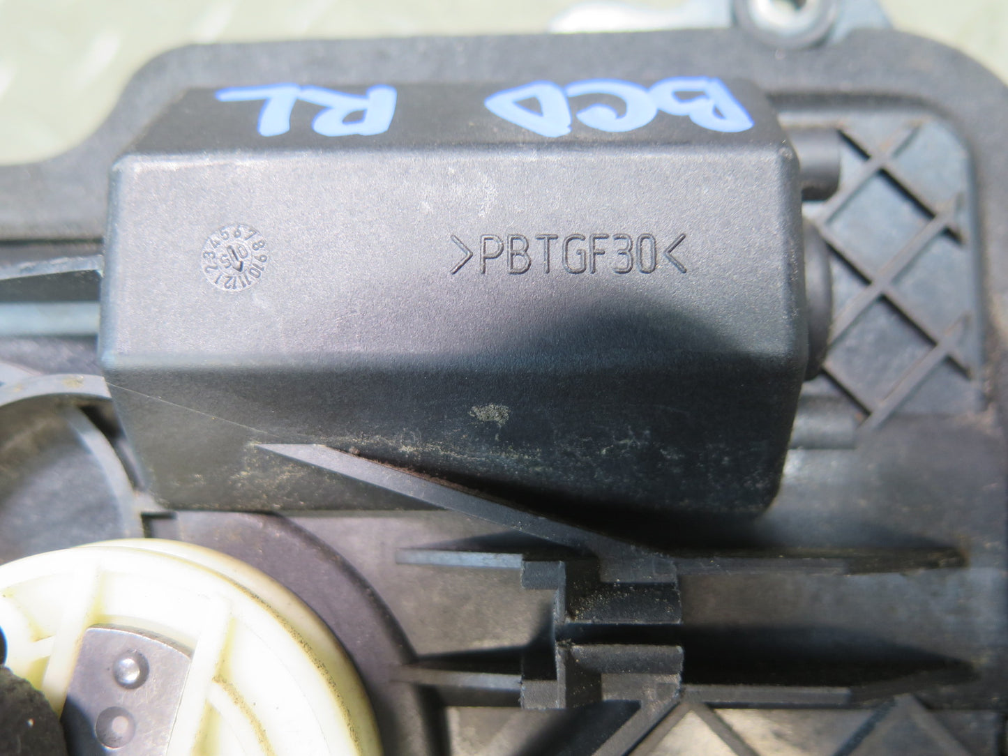 2006-2012 Bentley Flying Spur Rear Left Door Lock Soft Close Actuator Motor