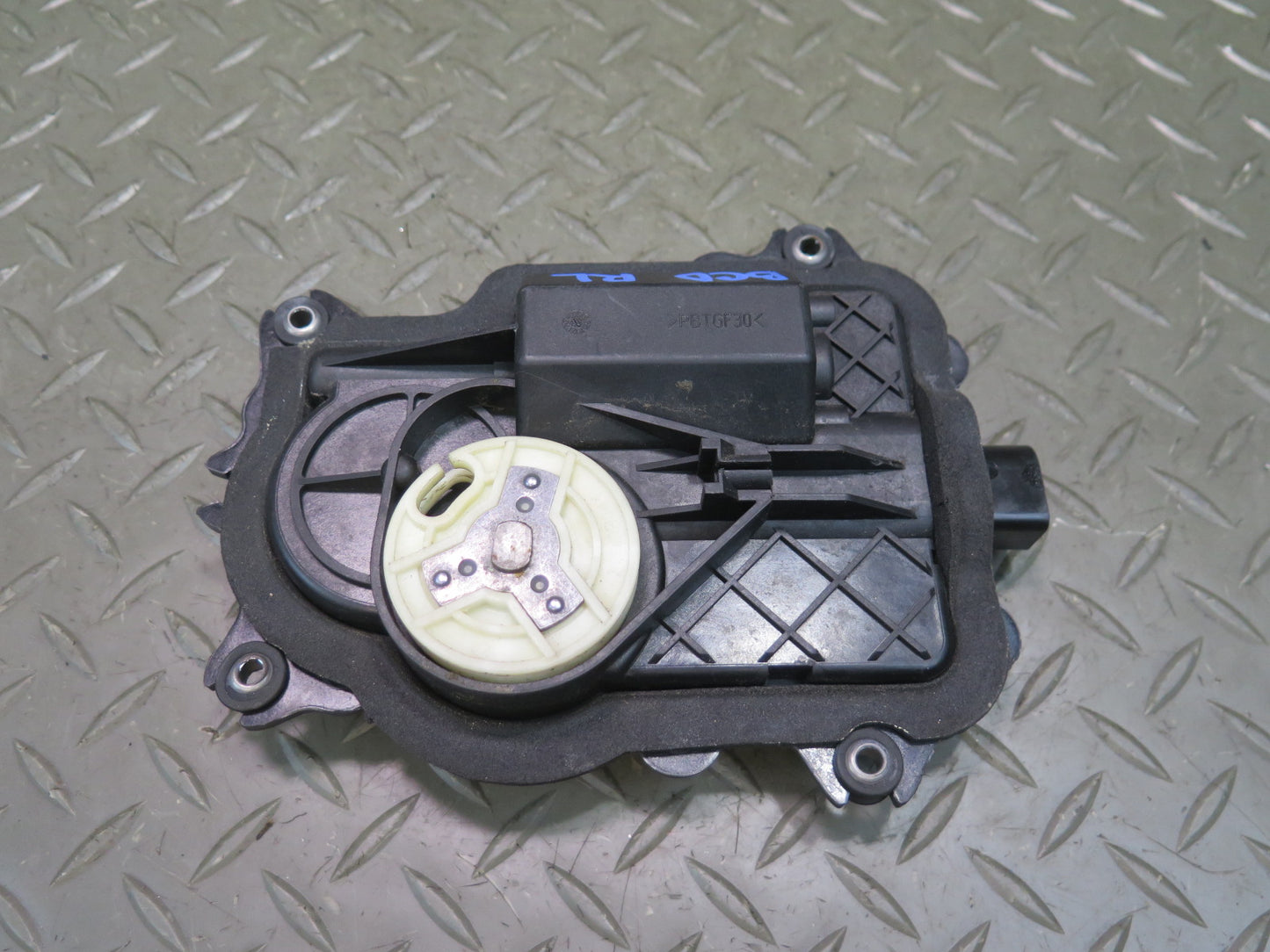 2006-2012 Bentley Flying Spur Rear Left Door Lock Soft Close Actuator Motor
