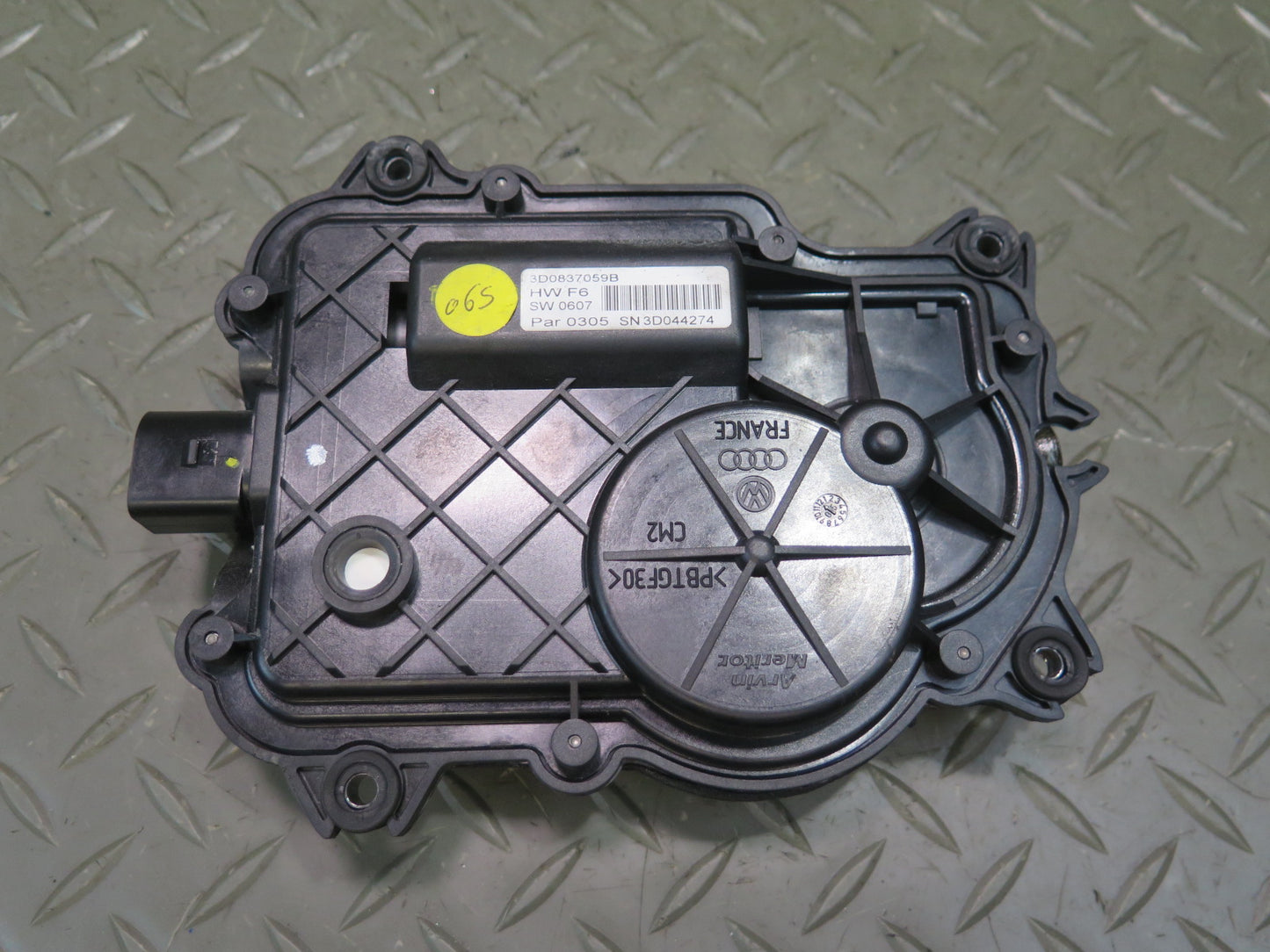2006-2012 Bentley Flying Spur Rear Left Door Lock Soft Close Actuator Motor