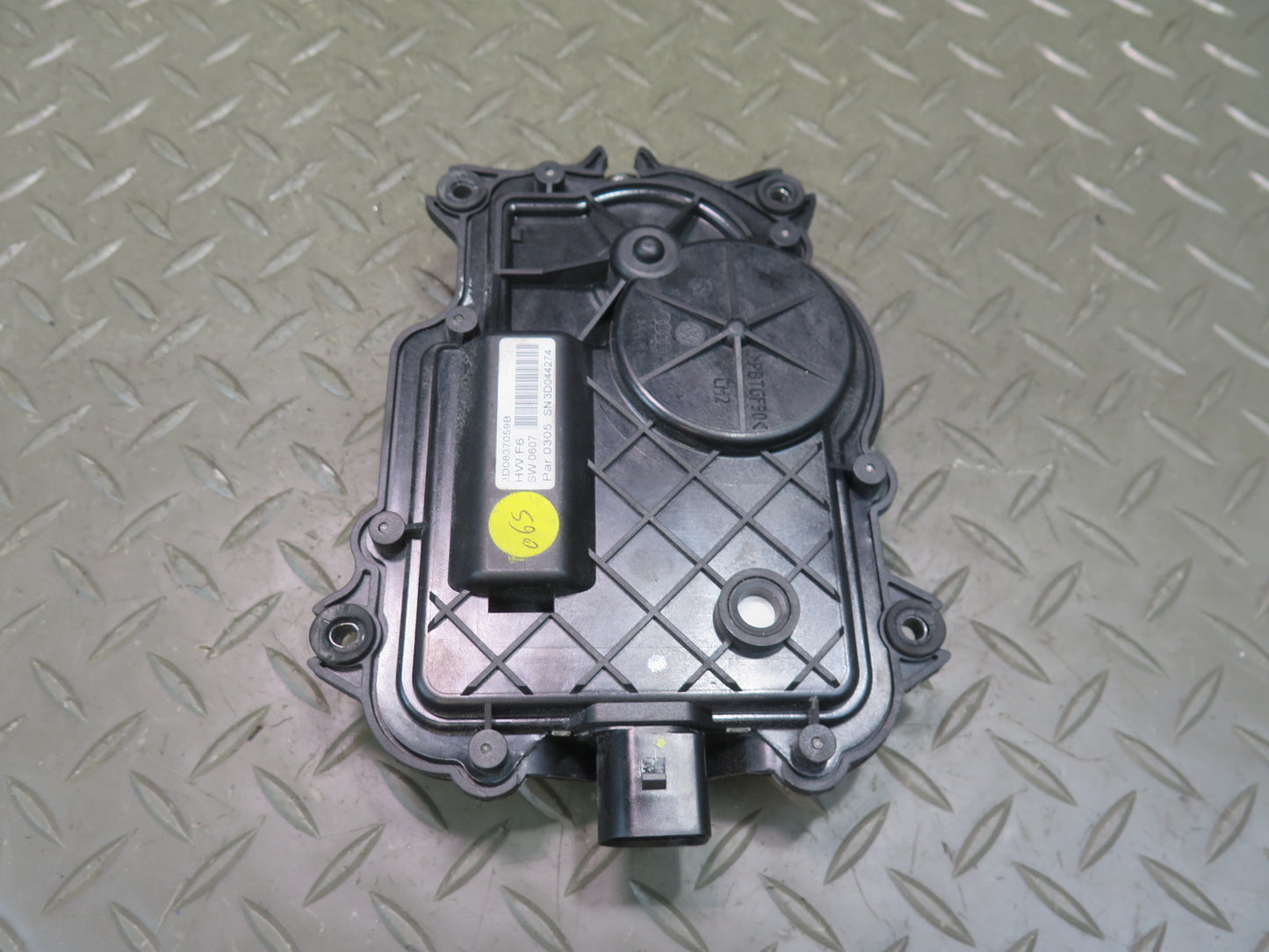 2006-2012 Bentley Flying Spur Rear Left Door Lock Soft Close Actuator Motor