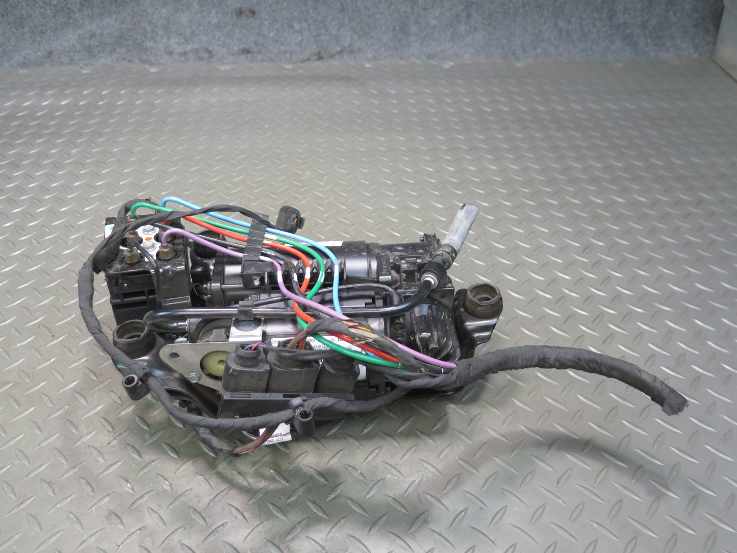 2006-2012 Bentley Continental Flying Spur Rear Air Suspension Compressor Pump