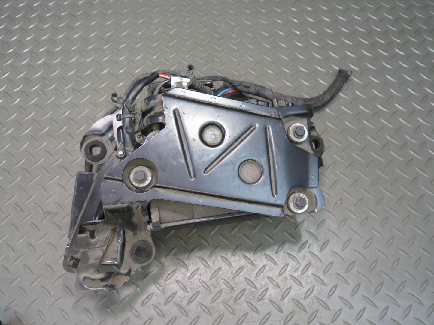 2006-2012 Bentley Continental Flying Spur Rear Air Suspension Compressor Pump