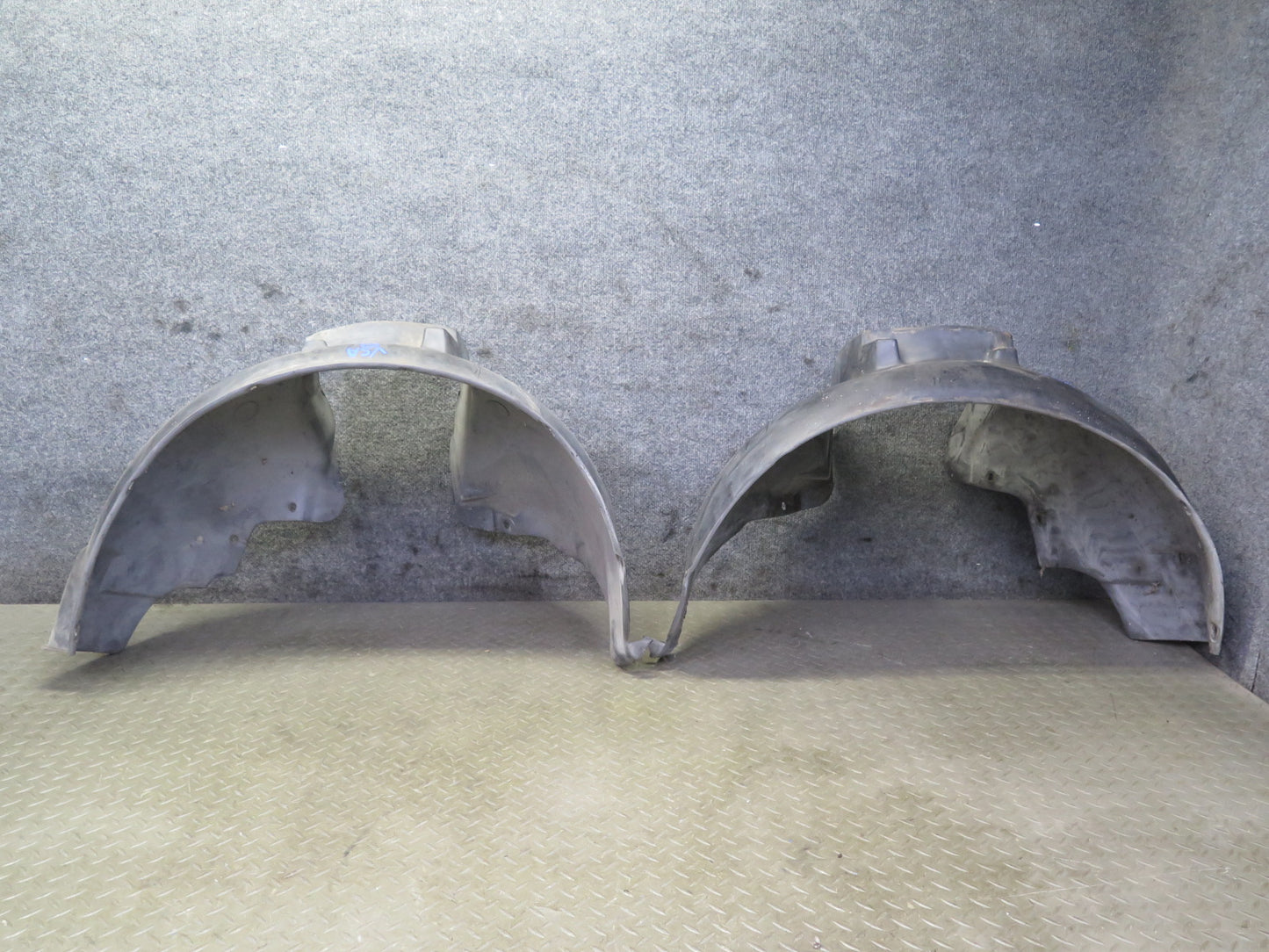85-88 VW Scirocco MK2 Front Left & Right Fender Liner Splash Shield Set OEM