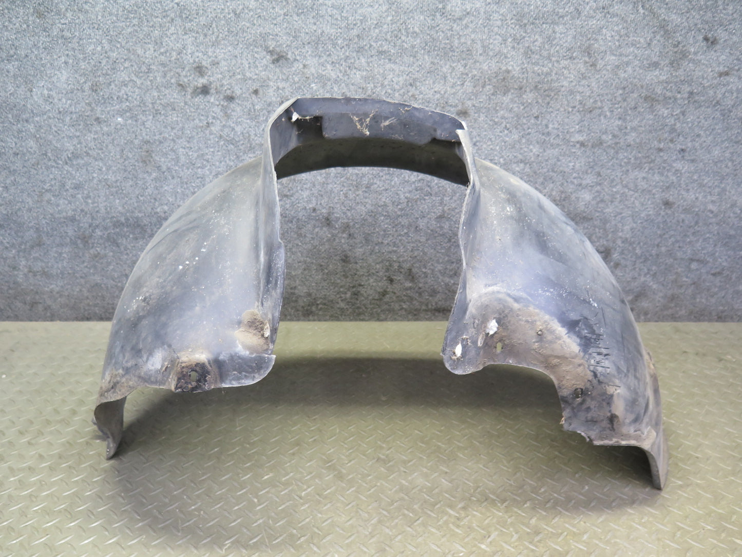 85-88 VW Scirocco MK2 Front Left & Right Fender Liner Splash Shield Set OEM