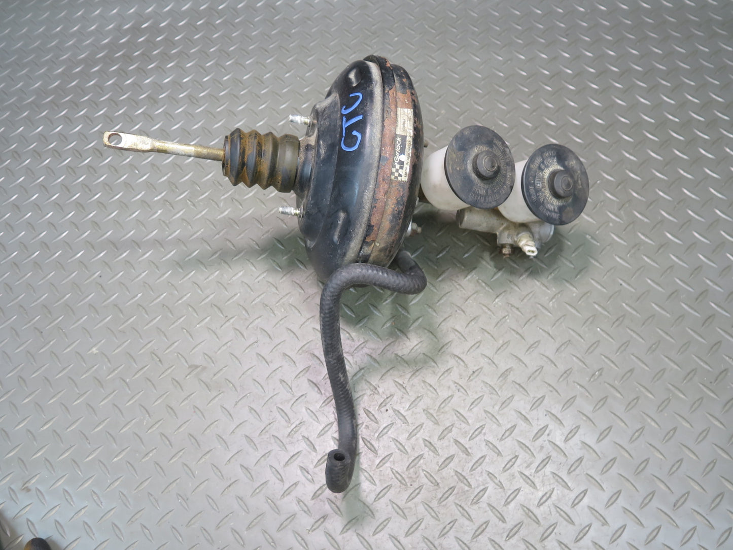 1984 Chevrolet Corvette C4 M/T Brake Master Cylinder Booster Fluid Reservoir