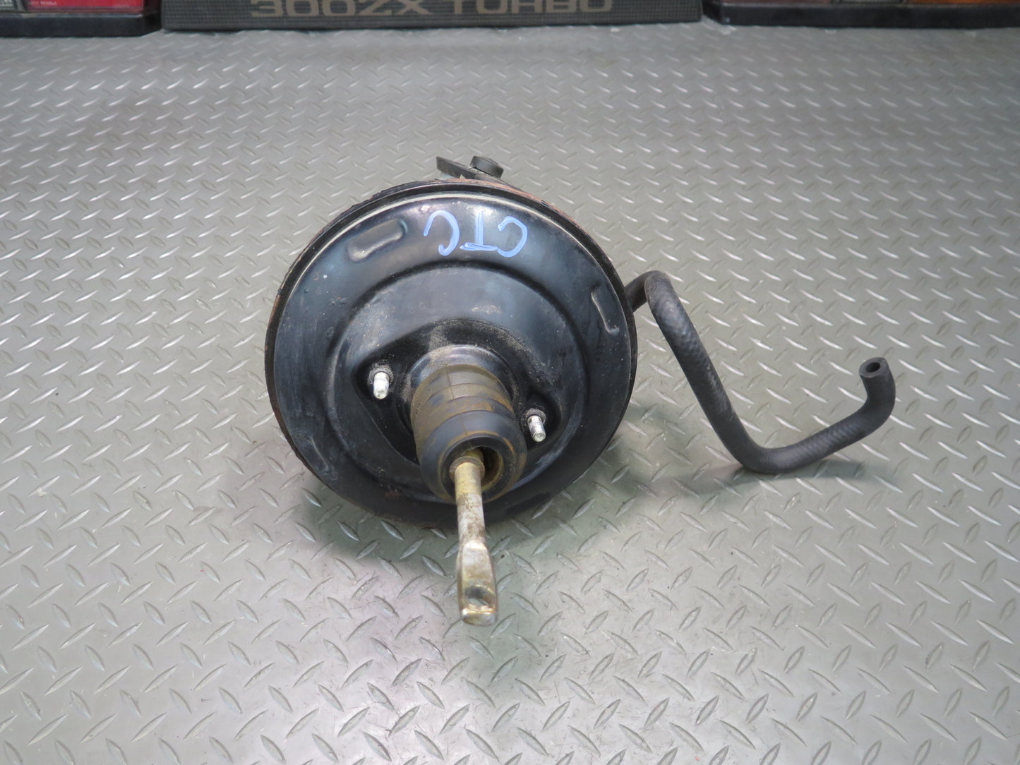 1984 Chevrolet Corvette C4 M/T Brake Master Cylinder Booster Fluid Reservoir