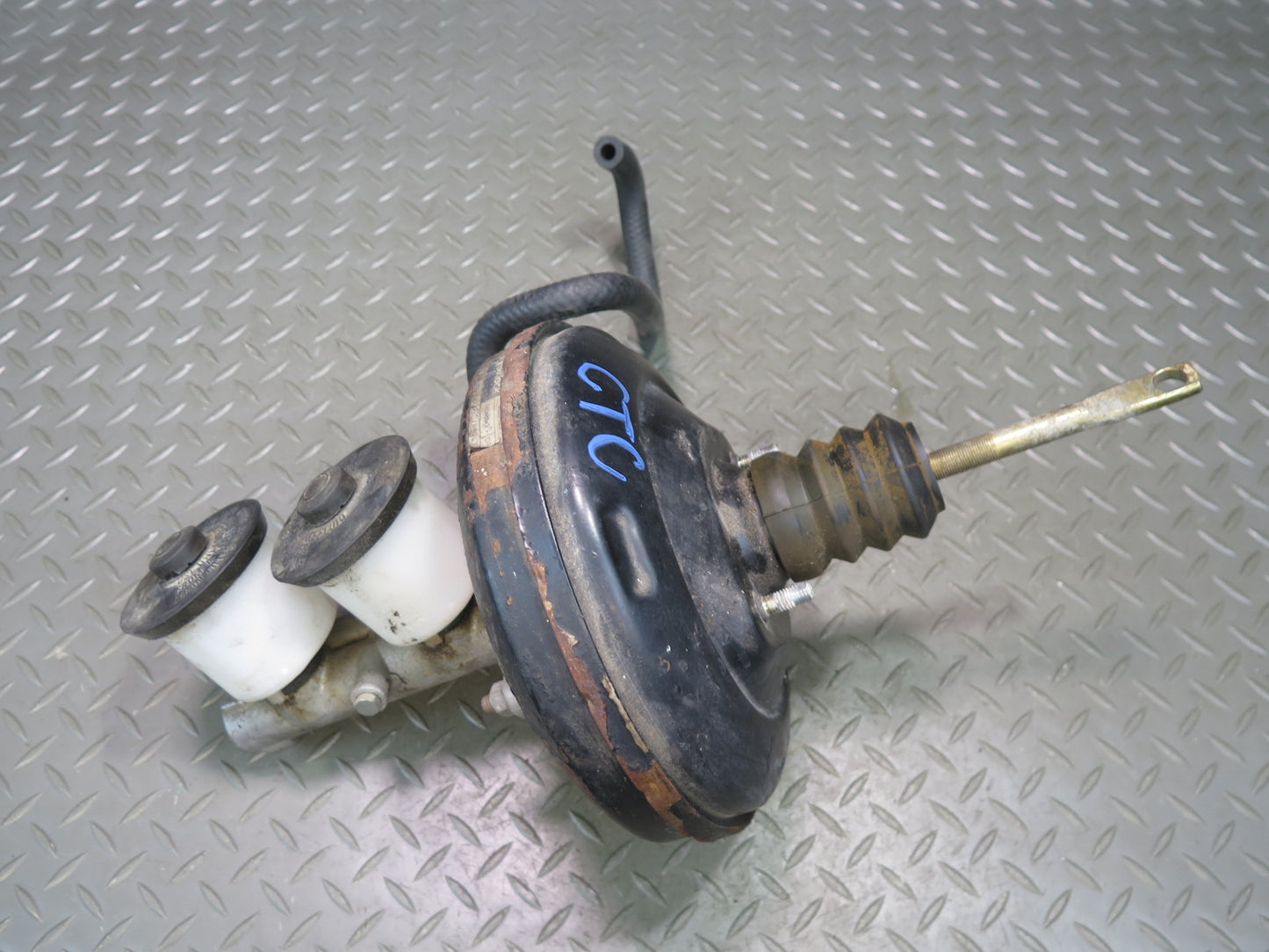 1984 Chevrolet Corvette C4 M/T Brake Master Cylinder Booster Fluid Reservoir